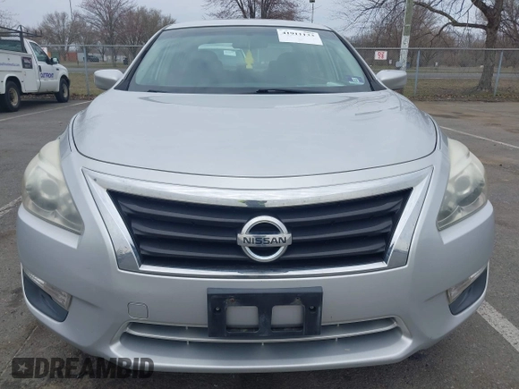 2013 Nissan Altima SV with VIN 1N4AL3AP7DC268367, listed as a IAAI auction lot 41911133 with 192,844 mi miles and . Bid and sale history available at carsss.com. Image 12.