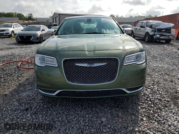 2018 Chrysler 300 Touring L z VIN 2C3CCAAG4JH340405, wystawiony jako Copart lot #55503225 z przebiegiem Nie podano mil oraz Szkody całkowita. Historia ofert i sprzedaży dostępna na DreamBid. Obrazek 5.