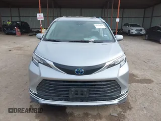 2021 Toyota Sienna XLE with VIN 5TDYRKEC9MS041334, listed as a IAAI auction lot 42145698 with 117,229 mi miles and . Bid and sale history available at DreamBid. Image 12.