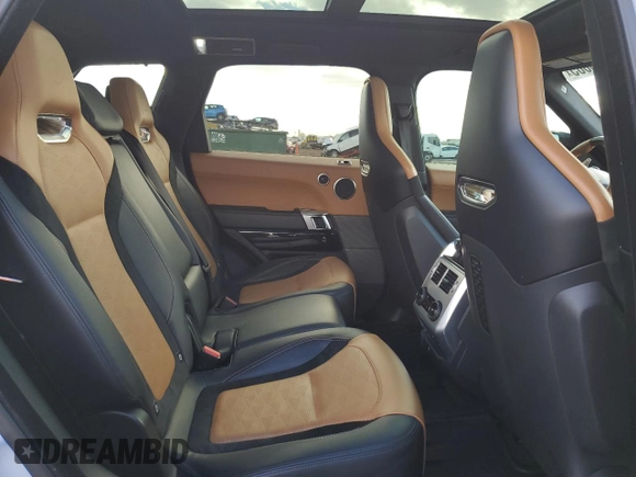 2022 Land Rover Range Rover Sport SVR z VIN SALWZ2RE3NA228966, wystawiony jako Copart lot #42613085 z przebiegiem 14 449 mil mil oraz Szkody całkowita. Historia ofert i sprzedaży dostępna na DreamBid. Obrazek 11.