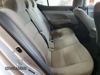 2020 Hyundai Elantra SEL z VIN 5NPD84LFXLH562366, wystawiony jako Copart lot #49205905 z przebiegiem 77 346 mil mil oraz Szkoda całkowita • Salvage title. Historia ofert i sprzedaży dostępna na DreamBid. Obrazek 10.