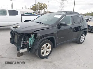 2019 Jeep Compass Altitude z VIN 3C4NJCBB2KT815146, wystawiony jako IAAI lot #41728255 z przebiegiem 50 852 mil mil oraz . Historia ofert i sprzedaży dostępna na DreamBid. Obrazek 2.