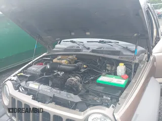 2005 Jeep Liberty Sport z VIN 1J4GL48K65W551101, wystawiony jako IAAI lot #42362067 z przebiegiem 203 308 mil mil oraz . Historia ofert i sprzedaży dostępna na DreamBid. Obrazek 10.