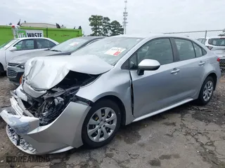 2020 Toyota Corolla LE with VIN JTDEPRAEXLJ083774, listed as a IAAI auction lot 41537871 with 135,769 mi miles. Bid and sale history available at carsss.com. Image 6.