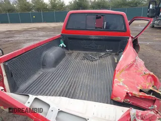 1989 Toyota Pickup с VIN JT4RN81R9K5020726, выставлен на аукционе IAAI как лот 41502393 с пробегом Не указан миль и . История ставок и продаж доступна на DreamBid. Изображение 8.