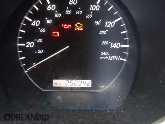 2004 Lexus RX 330 with VIN JTJGA31U840034009, listed as a IAAI auction lot 42004638 with 252,942 mi miles. Bid and sale history available at carsss.com. Image 15.