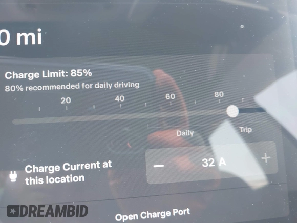 2020 Tesla Model 3 Standard Range Plus z VIN 5YJ3E1EA4LF597181, wystawiony jako IAAI lot #42283159 z przebiegiem 109 993 mil mil oraz . Historia ofert i sprzedaży dostępna na DreamBid. Obrazek 16.