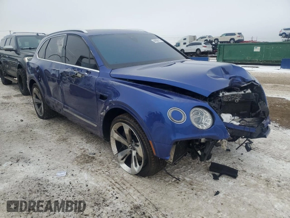 2017 Bentley Bentayga W12 z VIN SJAAC2ZV2HC014080, wystawiony jako Copart lot #44806115 z przebiegiem 63 077 mil mil oraz Szkody całkowita. Historia ofert i sprzedaży dostępna na DreamBid. Obrazek 4.