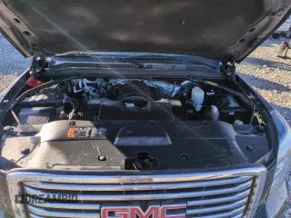 2018 GMC Yukon XL SLT with VIN 1GKS2GKC1JR105652, listed as a Copart auction lot 81405944 with 134,747 mi miles and Salvage Title. Bid and sale history available at carsss.com. Image 12.