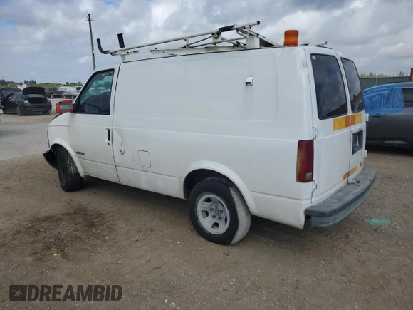 2001 Chevrolet Astro Cargo with VIN 1GCDM19W61B141888, listed as a Copart auction lot 45130465 with Not Provided miles and Salvage Title. Bid and sale history available at carsss.com. Image 2.