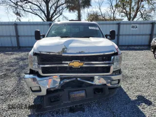 2013 Chevrolet Silverado 3500HD SRW LT with VIN 1GC4K0C8XDF171628, listed as a Copart auction lot 43151905 with 304,003 mi miles and Salvage Title. Bid and sale history available at DreamBid. Image 5.