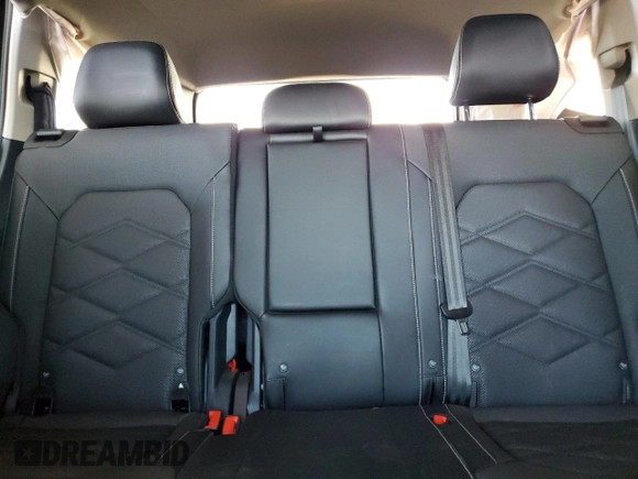 2024 Volkswagen Atlas SE with VIN 1V2LR2CAXRC577437, listed as a Copart auction lot 43693485 with 8,342 mi miles and Salvage title. Bid and sale history available at DreamBid. Image 10.