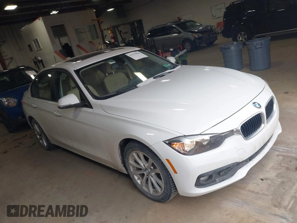 2016 BMW 3 Series 320i xDrive z VIN WBA8E5G5XGNT93549, wystawiony jako IAAI lot #41527046 z przebiegiem 101 743 mil mil oraz . Historia ofert i sprzedaży dostępna na DreamBid. Obrazek 1.