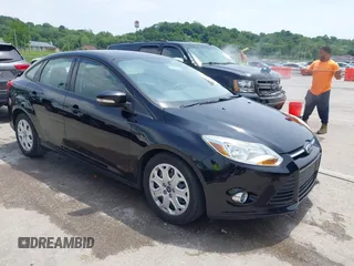 2012 Ford Focus SE с VIN 1FAHP3F29CL220562, выставлен на аукционе IAAI как лот 42299647 с пробегом 117 090 миль миль и . История ставок и продаж доступна на DreamBid. Изображение 1.