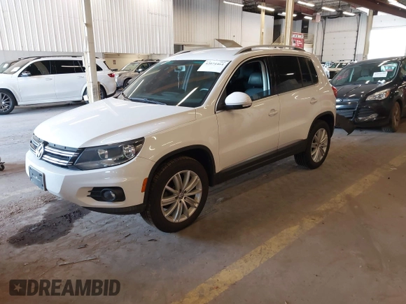 2012 Volkswagen Tiguan S z VIN WVGBV7AXXCW572690, wystawiony jako IAAI lot #42074464 z przebiegiem 133 049 mil mil oraz . Historia ofert i sprzedaży dostępna na DreamBid. Obrazek 2.
