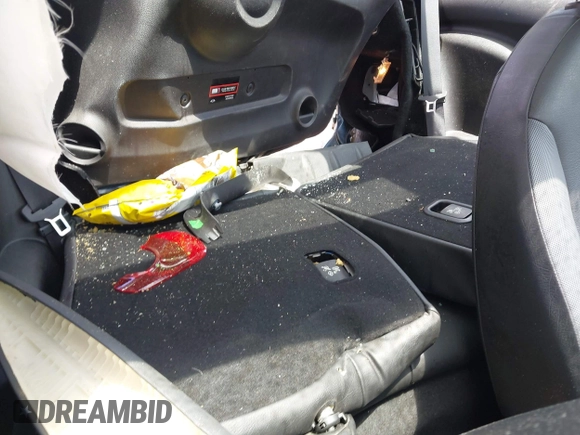 2009 MINI Hardtop with VIN WMWMF33509TU74290, listed as a IAAI auction lot 42538919 with 104,209 mi miles and . Bid and sale history available at DreamBid. Image 8.