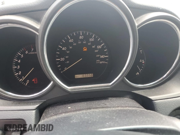 2005 Lexus RX 330 z VIN 2T2HA31U25C071888, wystawiony jako Copart lot #63163325 z przebiegiem 165 556 mil mil oraz Czysty tytuł • Clean title. Historia ofert i sprzedaży dostępna na DreamBid. Obrazek 9.