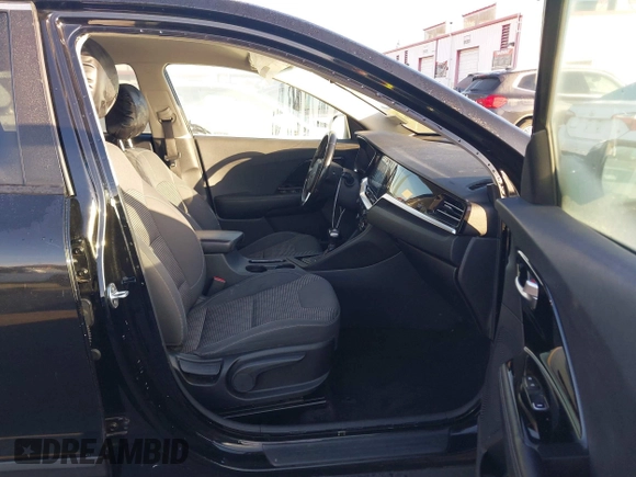 2021 Kia Niro LX with VIN KNDCB3LC3M5464553, listed as a IAAI auction lot 41100627 with 124,353 mi miles. Bid and sale history available at carsss.com. Image 5.