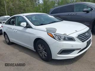 2017 Hyundai Sonata 2.4L z VIN 5NPE24AF8HH552970, wystawiony jako IAAI lot #42075452 z przebiegiem 116 714 mil mil oraz . Historia ofert i sprzedaży dostępna na DreamBid. Obrazek 1.