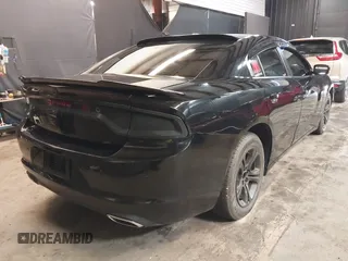2020 Dodge Charger SXT z VIN 2C3CDXBG2LH117653, wystawiony jako IAAI lot #41753759 z przebiegiem 87 690 mil mil oraz . Historia ofert i sprzedaży dostępna na DreamBid. Obrazek 4.