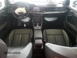 2024 Audi A3 Premium z VIN WAUAUDGY2RA127557, wystawiony jako Copart lot #58738645 z przebiegiem 18 581 mil mil oraz Tytuł czysty. Historia ofert i sprzedaży dostępna na DreamBid. Obrazek 8.
