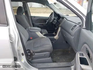 2006 Honda Pilot EX with VIN 2HKYF18426H553632, listed as a IAAI auction lot 41656610 with 154,470 mi miles. Bid and sale history available at carsss.com. Image 5.