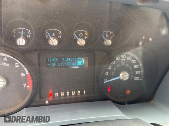 2015 Ford F-250 Lariat z VIN 1FT7W2B63FEC54565, wystawiony jako Copart lot #61446585 z przebiegiem 213 130 mil mil oraz Czysty tytuł • Clean title. Historia ofert i sprzedaży dostępna na DreamBid. Obrazek 8.