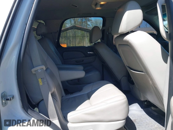 2007 Chevrolet Tahoe LTZ with VIN 1GNFK13007J149042, listed as a IAAI auction lot 41995090 with 216,748 mi miles and . Bid and sale history available at DreamBid. Image 8.