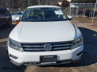 2018 Volkswagen Tiguan S with VIN 3VV1B7AX1JM015870, listed as a IAAI auction lot 41632032 with 82,578 mi miles. Bid and sale history available at carsss.com. Image 12.