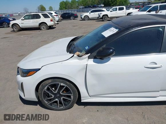 2024 Nissan Sentra SR with VIN 3N1AB8DV7RY361640, listed as a IAAI auction lot 42032715 with 9,494 mi miles and . Bid and sale history available at DreamBid. Image 19.