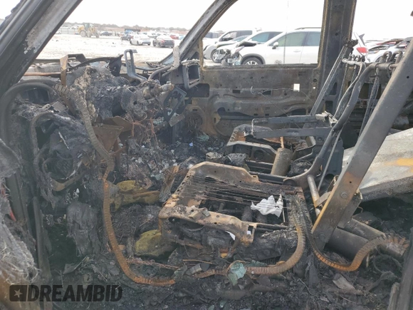 2005 Chevrolet Silverado 1500 LS z VIN 2GCEC13T751223320, wystawiony jako Copart lot #47771685 z przebiegiem Nie podano mil oraz Nie do naprawy • Non repairable. Historia ofert i sprzedaży dostępna na DreamBid. Obrazek 7.