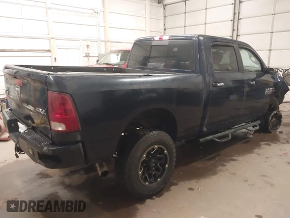 2018 Ram 2500 Big Horn with VIN 3C6UR5DLXJG233378, listed as a IAAI auction lot 41007365 with 96,371 mi miles. Bid and sale history available at carsss.com. Image 4.