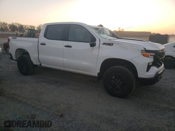 2024 Chevrolet Silverado 1500 Custom Trail Boss with VIN 3GCUDCED0RG426749, listed as a Copart auction lot 76178914 with 781 mi miles and Salvage Title. Bid and sale history available at carsss.com. Image 4.