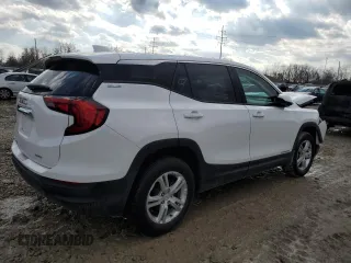 2020 GMC Terrain SLE z VIN 3GKALTEV2LL263247, wystawiony jako Copart lot #46750495 z przebiegiem 61 556 mil mil oraz Szkoda całkowita • Salvage title. Historia ofert i sprzedaży dostępna na DreamBid. Obrazek 3.