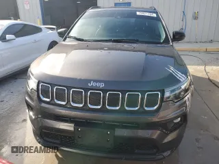 2022 Jeep Compass Altitude with VIN 3C4NJCBB3NT229852, listed as a Copart auction lot 78921104 with 49,618 mi miles and Salvage title. Bid and sale history available at DreamBid. Image 5.