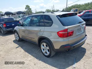 2007 BMW X5 3.0si z VIN 5UXFE43527L010725, wystawiony jako IAAI lot #42179894 z przebiegiem 174 074 mil mil oraz . Historia ofert i sprzedaży dostępna na DreamBid. Obrazek 3.