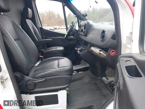 2021 Mercedes-Benz Sprinter Cargo with VIN W1Y4ECHY4MT070552, listed as a IAAI auction lot 41720548 with 110,401 mi miles and . Bid and sale history available at carsss.com. Image 5.