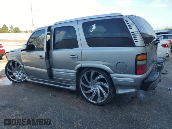 2002 GMC Yukon SLT with VIN 1GKEC13Z32J291981, listed as a Copart auction lot 71718254 with 0 mi miles and Salvage Title. Bid and sale history available at carsss.com. Image 2.