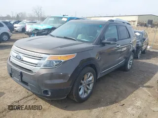 2015 Ford Explorer XLT with VIN 1FM5K8D85FGA50239, listed as a IAAI auction lot 41810692 with 120,497 mi miles and . Bid and sale history available at carsss.com. Image 2.