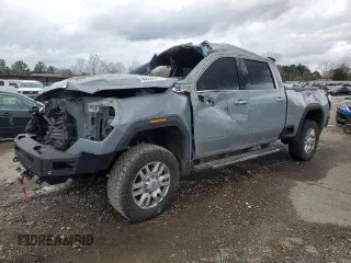 2024 GMC Sierra 2500HD SLT with VIN 1GT49NEYXRF267014, listed as a Copart auction lot 43039385 with 40,220 mi miles and Salvage title. Bid and sale history available at DreamBid. Image 1.