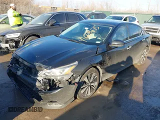 2020 Nissan Altima 2.5 SL with VIN 1N4BL4EV3LC231432, listed as a IAAI auction lot 41668475 with 108,146 mi miles. Bid and sale history available at carsss.com. Image 2.