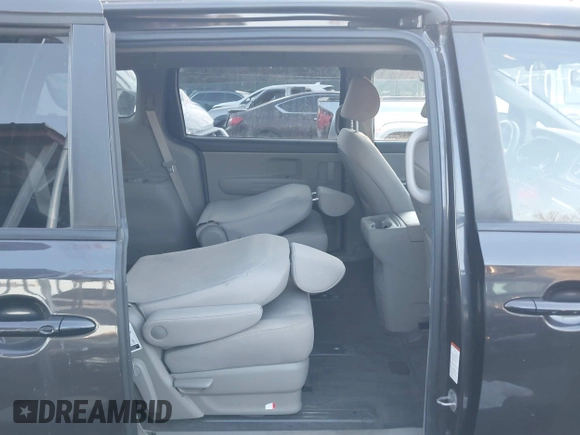 2021 Kia Sedona EX with VIN KNDMB5C17M6666739, listed as a IAAI auction lot 41423684 with 41,816 mi miles. Bid and sale history available at carsss.com. Image 8.
