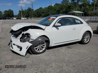 2018 Volkswagen Beetle SE with VIN 3VWJD7AT1JM708988, listed as a Copart auction lot 59765674 with 36,537 mi miles and Salvage Title. Bid and sale history available at carsss.com. Image 1.