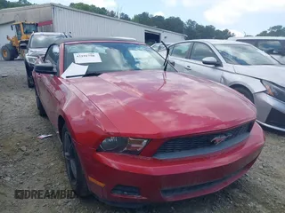 2010 Ford Mustang V6 with VIN 1ZVBP8EN4A5175330, listed as a IAAI auction lot 42191750 with 111,339 mi miles and . Bid and sale history available at carsss.com. Image 1.