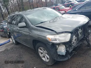2010 Toyota Highlander SE z VIN 5TDKK3EH6AS020948, wystawiony jako IAAI lot #41566993 z przebiegiem 135 226 mil mil oraz . Historia ofert i sprzedaży dostępna na DreamBid. Obrazek 1.