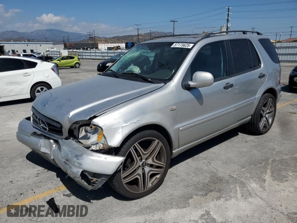 2001 Mercedes-Benz M 320/430/500 z VIN 4JGAB54E71A270139, wystawiony jako Copart lot #57175625 z przebiegiem 154 870 mil mil oraz Szkoda całkowita • Salvage title. Historia ofert i sprzedaży dostępna na DreamBid. Obrazek 1.