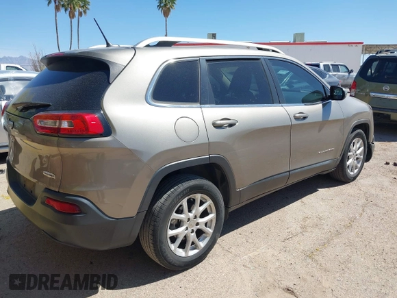2017 Jeep Cherokee Latitude with VIN 1C4PJLCB8HW667384, listed as a IAAI auction lot 42047427 with 103,339 mi miles and . Bid and sale history available at carsss.com. Image 4.