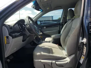 2011 Kia Sorento LX with VIN 5XYKT3A13BG025643, listed as a Copart auction lot 55150995 with 195,050 mi miles and Salvage Title. Bid and sale history available at DreamBid. Image 7.