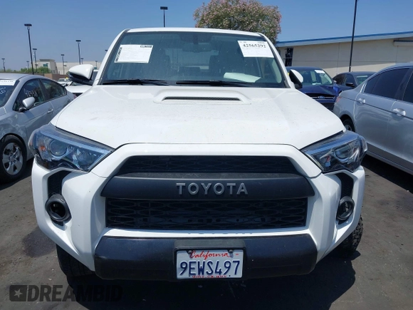 2019 Toyota 4Runner SR5 with VIN JTEBU5JR1K5725714, listed as a IAAI auction lot 42565292 with 43,826 mi miles and . Bid and sale history available at DreamBid. Image 12.
