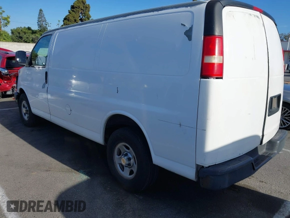 2004 Chevrolet Express Cargo z VIN 1GCFG15X241105110, wystawiony jako IAAI lot #42667123 z przebiegiem 143 147 mil mil oraz . Historia ofert i sprzedaży dostępna na DreamBid. Obrazek 3.